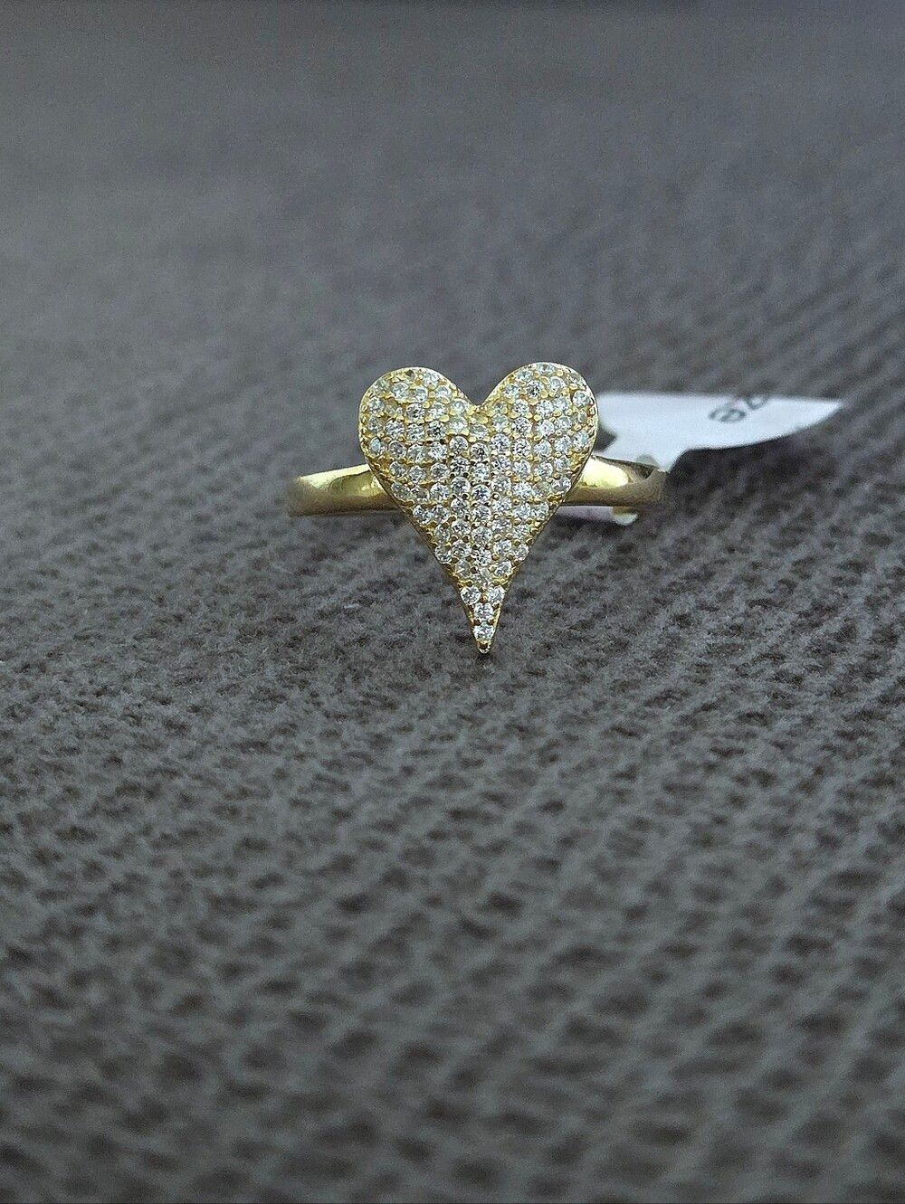 isabella m. Gold💛 Pave Crystal💎 Heart Ring